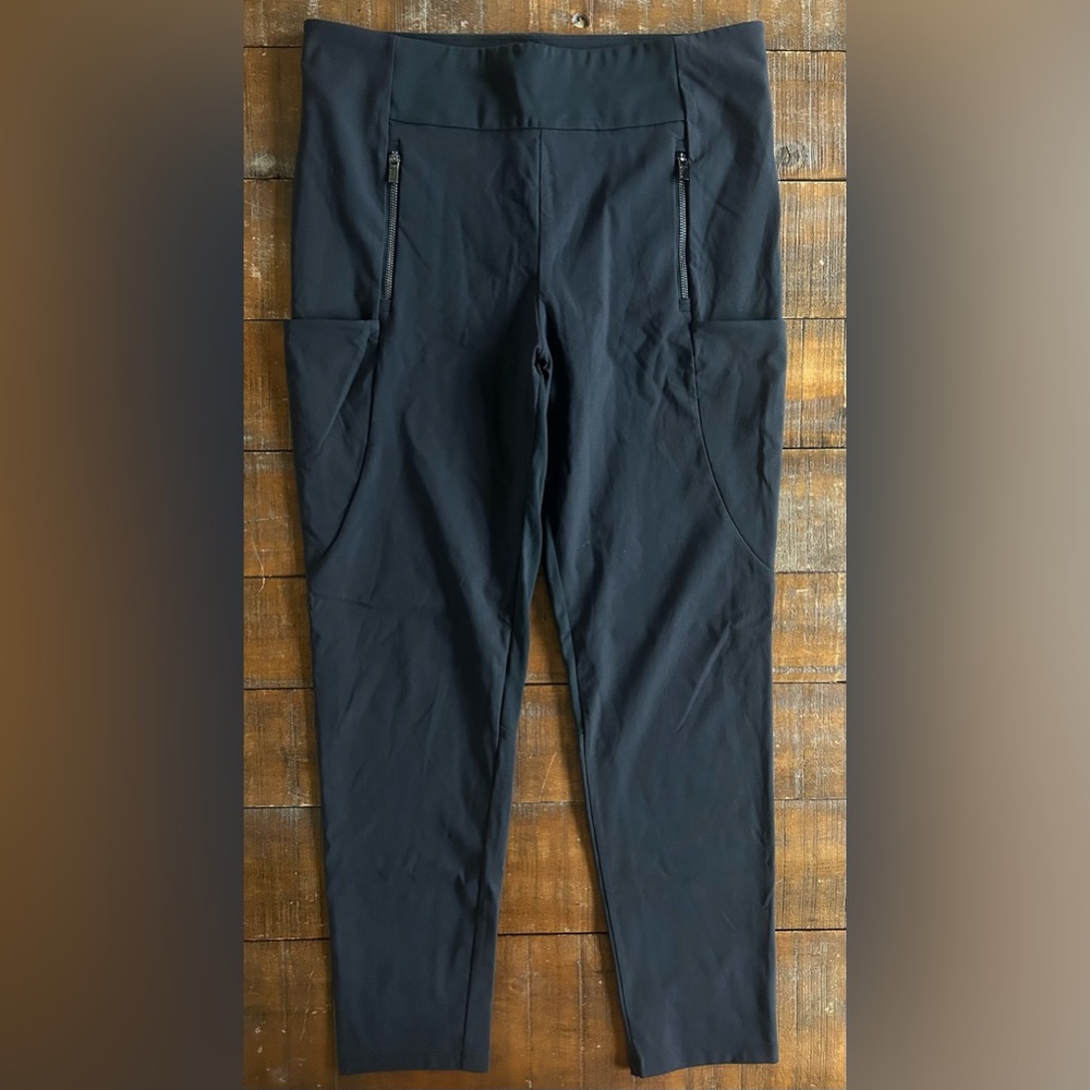 Athleta Black Zip & Stash Pocket Casual Pant‎ 14